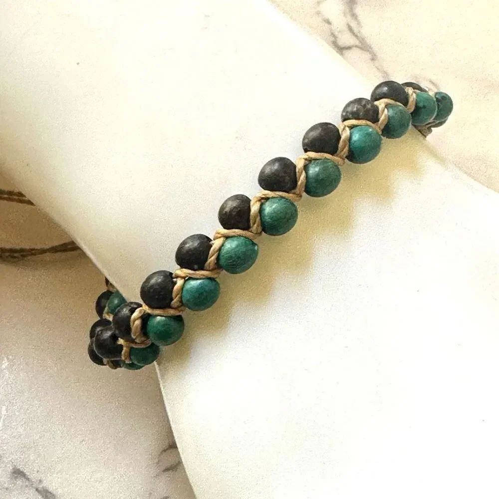 Green and black seed bead bracelet